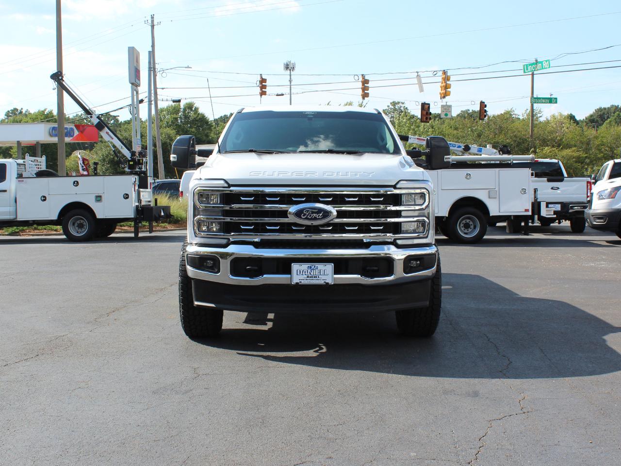 Ford F-250 SD Lariat Crew Cab 4WD 2025