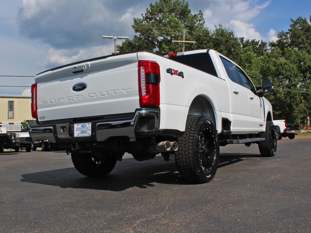 Ford F-250 SD Lariat Crew Cab 4WD 2025