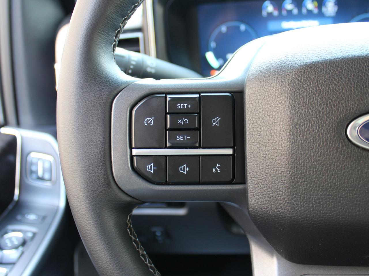 Ford F-250 SD Lariat Crew Cab 4WD 2025