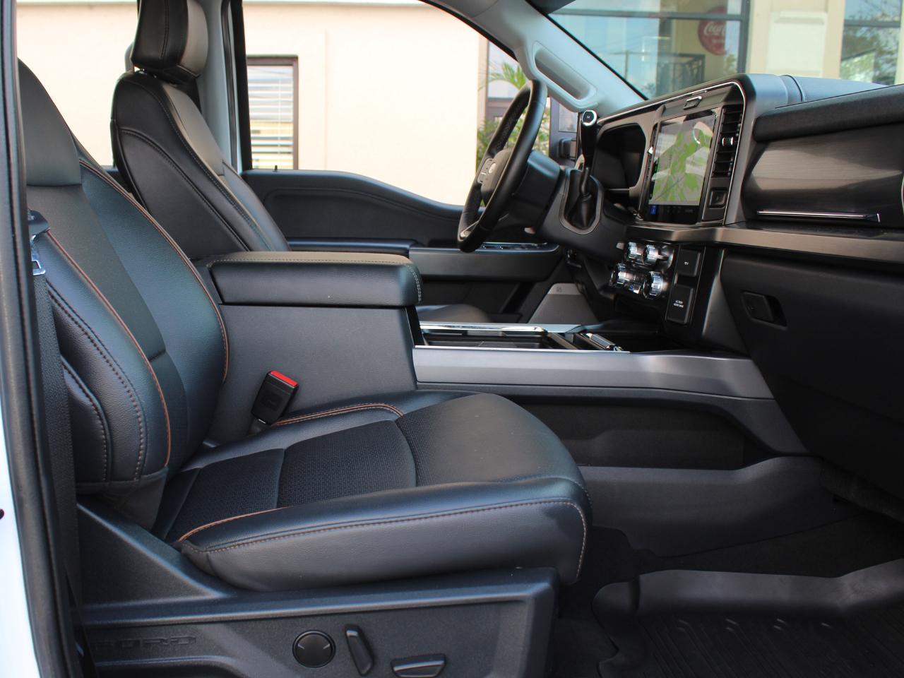 Ford F-250 SD Lariat Crew Cab 4WD 2025