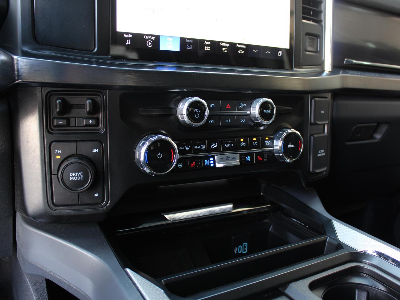 Ford F-250 SD Lariat Crew Cab 4WD 2025