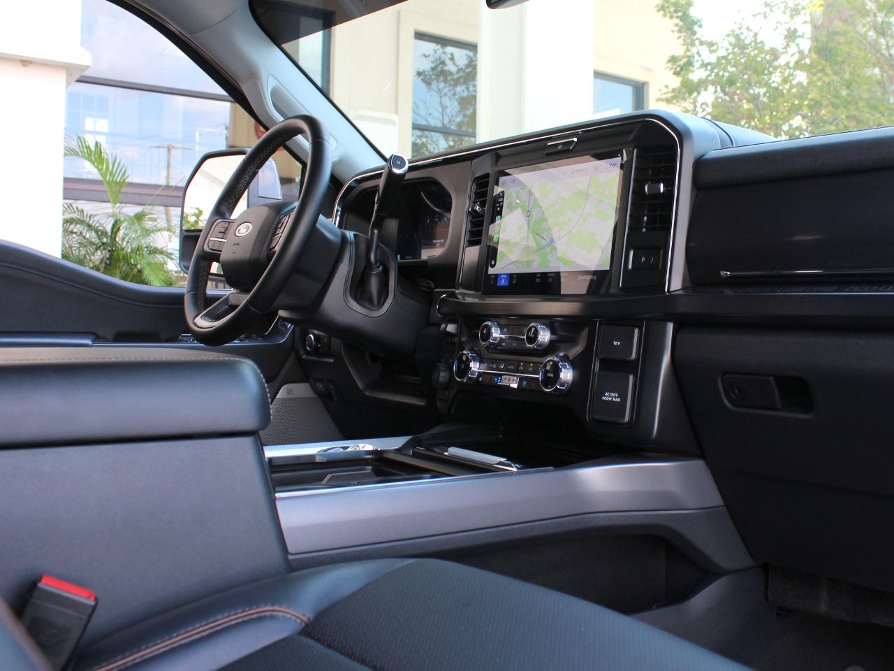 Ford F-250 SD Lariat Crew Cab 4WD 2025