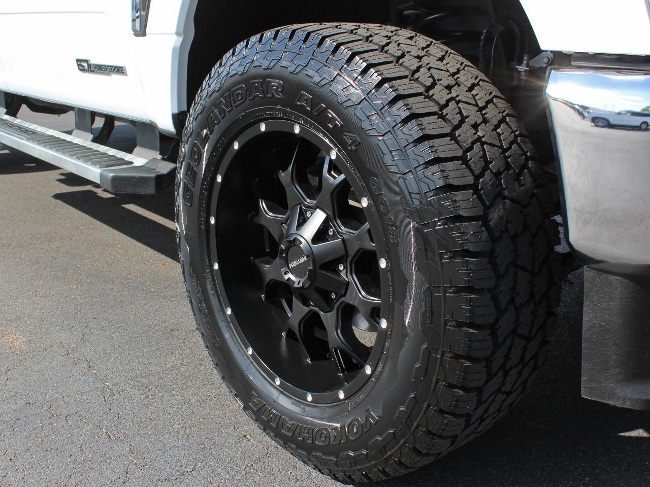 Ford F-250 SD Lariat Crew Cab 4WD 2025
