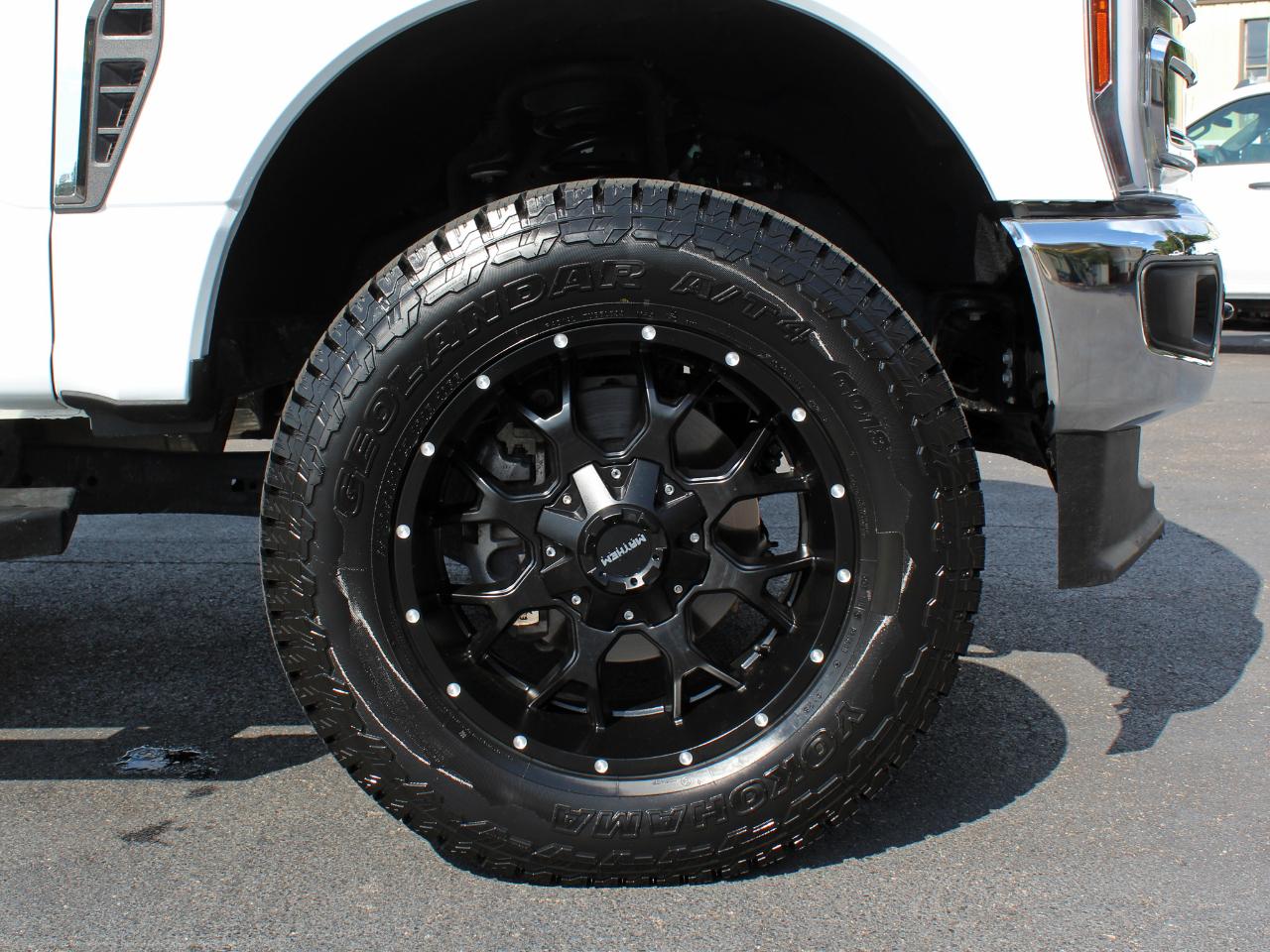 Ford F-250 SD Lariat Crew Cab 4WD 2025