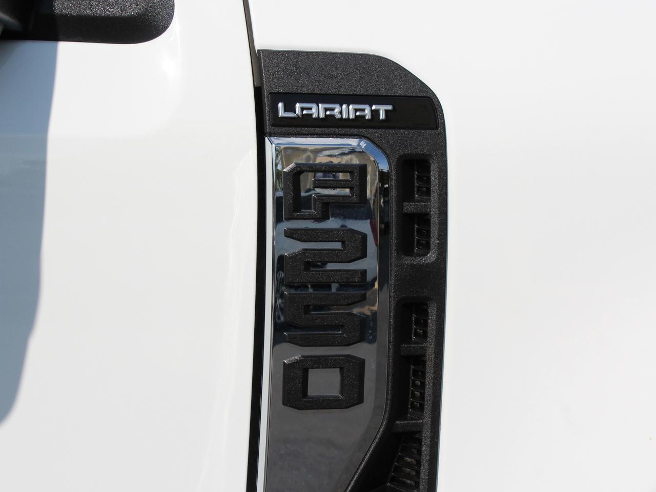 Ford F-250 SD Lariat Crew Cab 4WD 2025