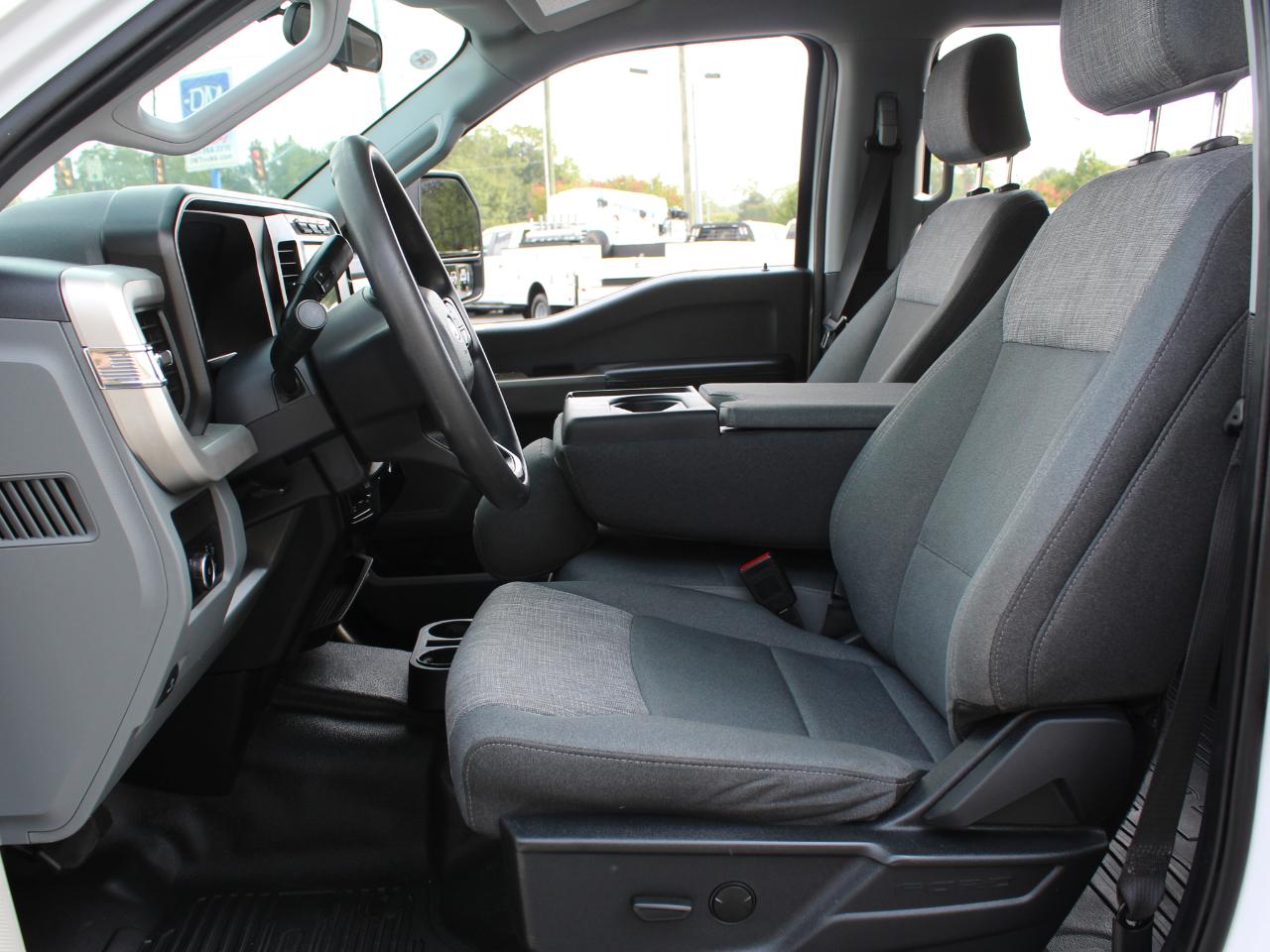 Ford F-250 SD XLT Crew Cab Long Bed 4WD 2024