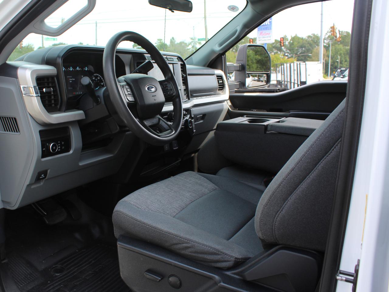 Ford F-250 SD XLT Crew Cab Long Bed 4WD 2024