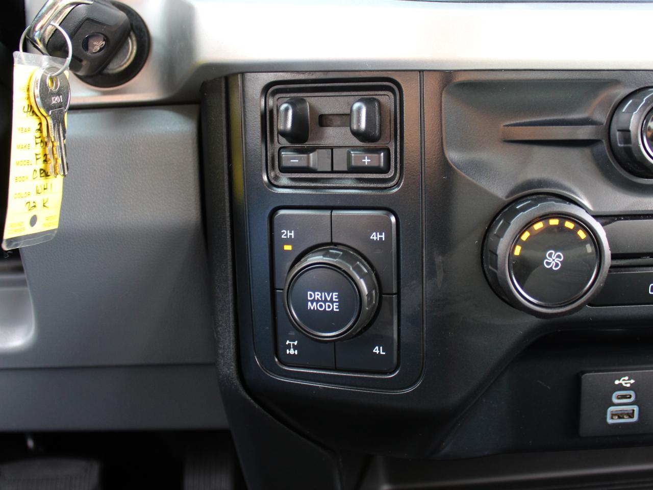Ford F-250 SD XLT Crew Cab Long Bed 4WD 2024