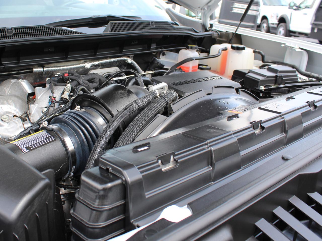 Chevrolet Silverado 2500HD Custom Crew Cab Long Box 4WD 2025