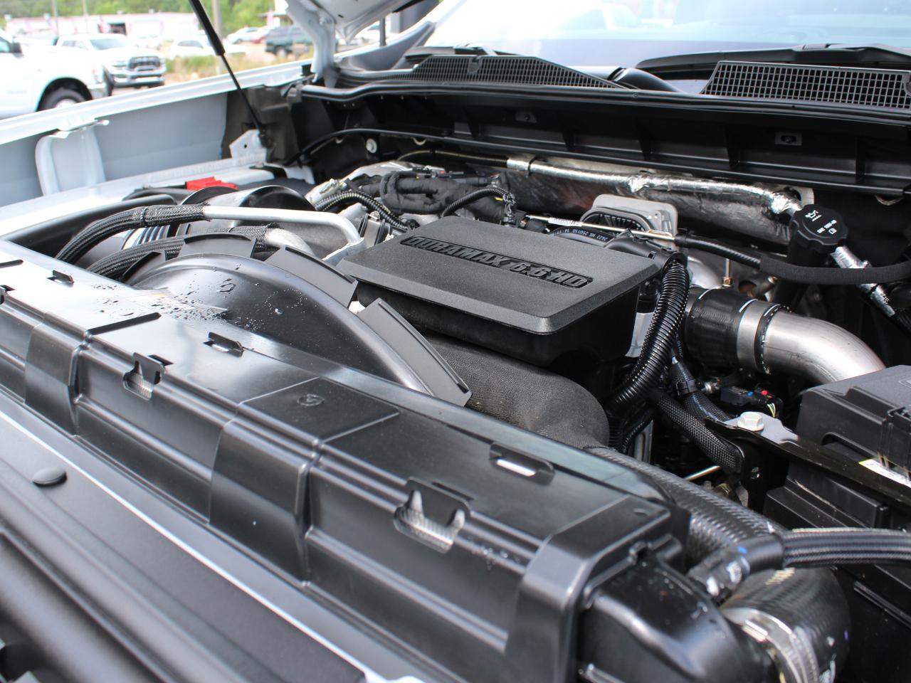 Chevrolet Silverado 2500HD Custom Crew Cab Long Box 4WD 2025