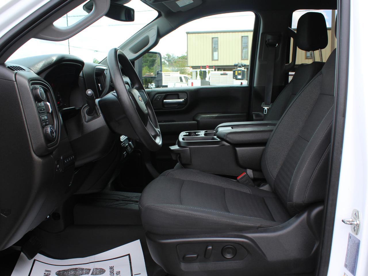 Chevrolet Silverado 2500HD Custom Crew Cab Long Box 4WD 2025