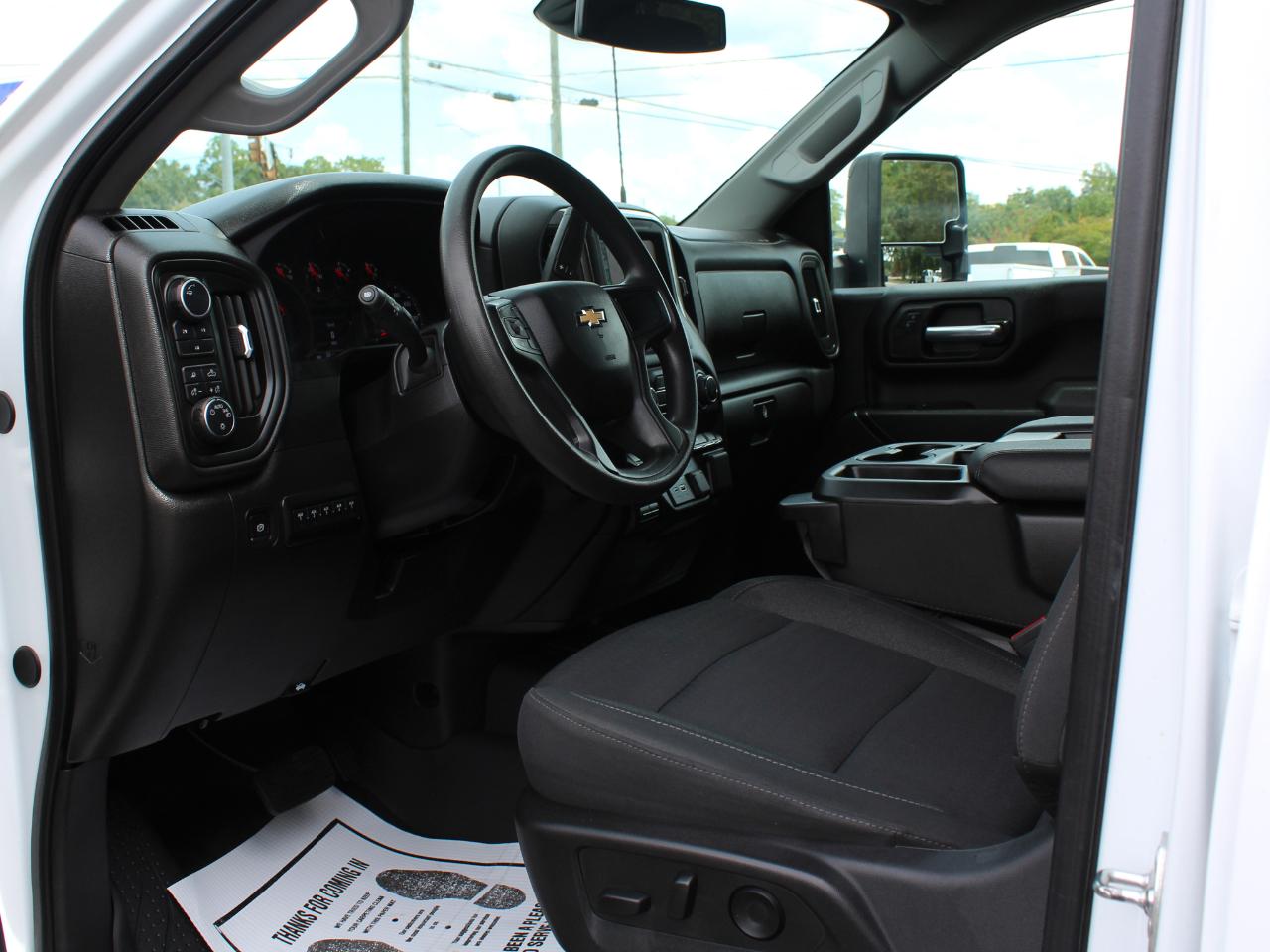 Chevrolet Silverado 2500HD Custom Crew Cab Long Box 4WD 2025