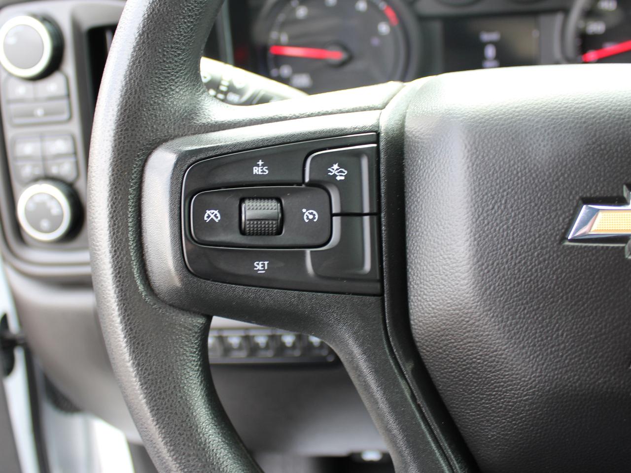 Chevrolet Silverado 2500HD Custom Crew Cab Long Box 4WD 2025