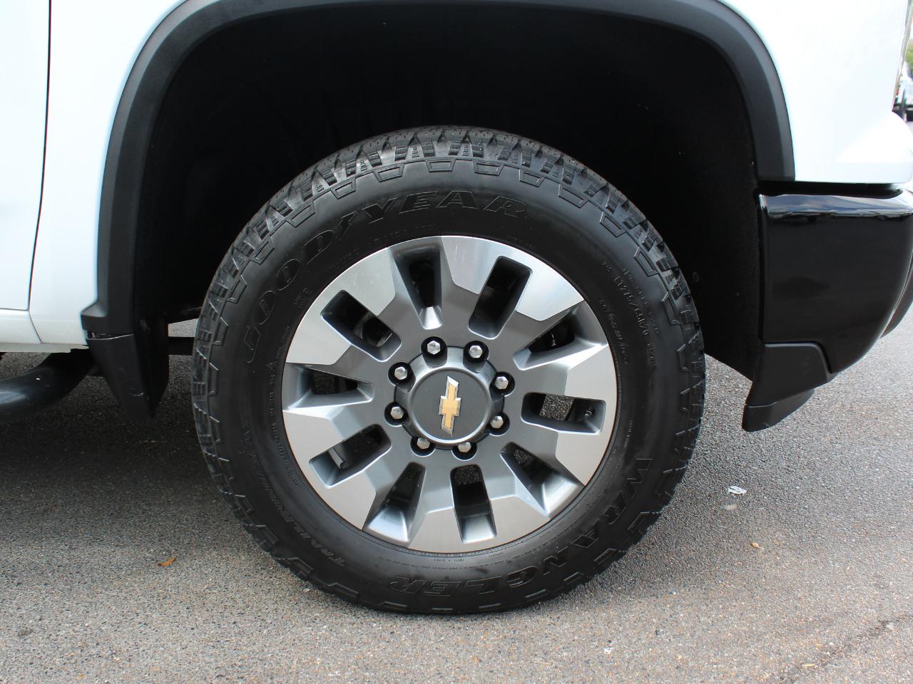 Chevrolet Silverado 2500HD Custom Crew Cab Long Box 4WD 2025