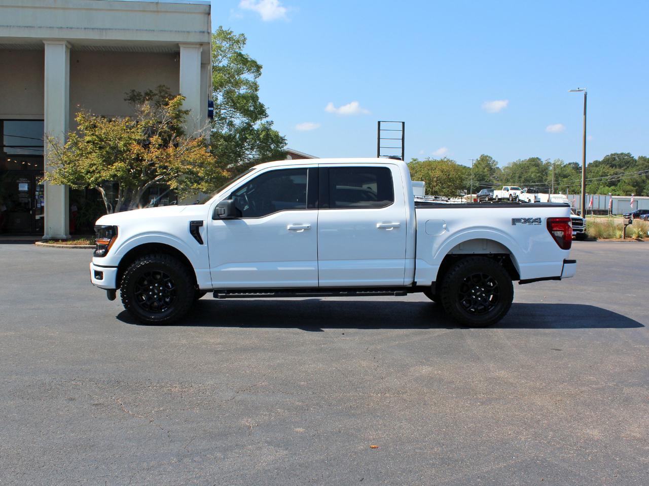 Ford F-150 XLT SuperCrew 4WD 2025