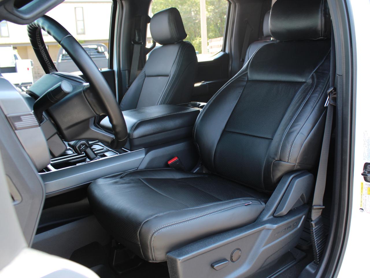 Ford F-150 XLT SuperCrew 4WD 2025