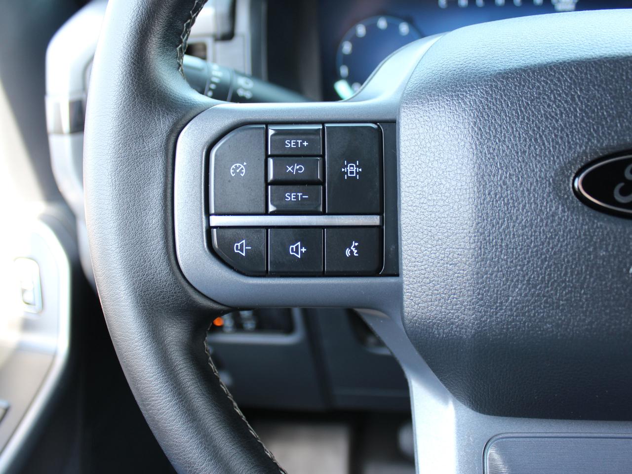 Ford F-150 XLT SuperCrew 4WD 2025