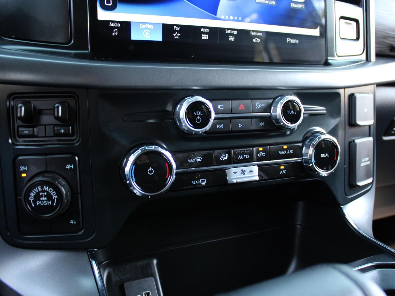 Ford F-150 XLT SuperCrew 4WD 2025