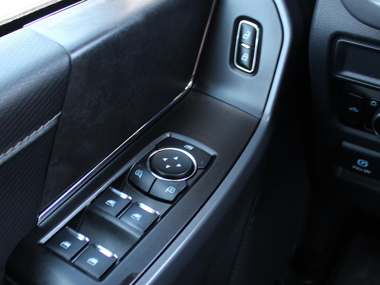 Ford F-150 XLT SuperCrew 4WD 2025