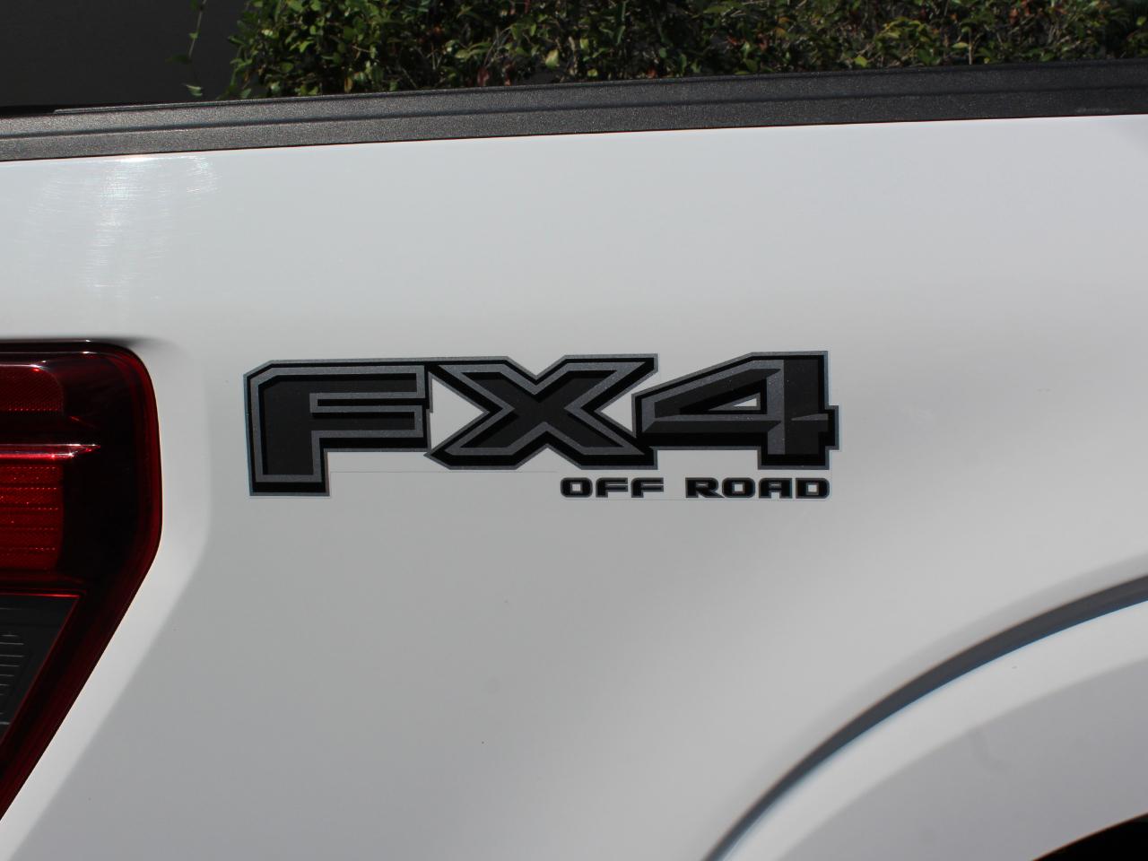 Ford F-150 XLT SuperCrew 4WD 2025