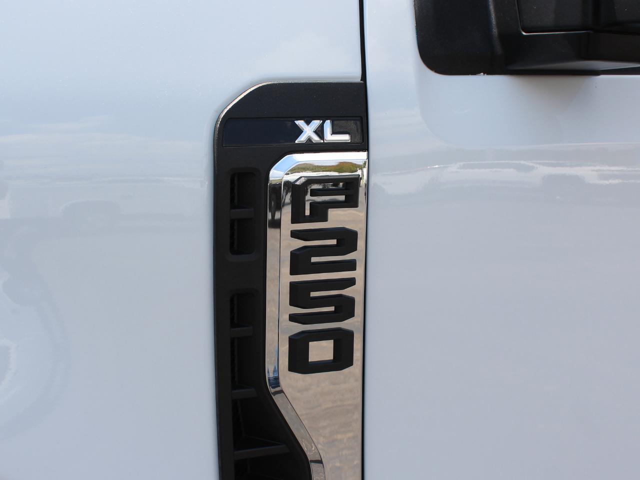 Ford F-250 SD XL SuperCab 2WD 2023