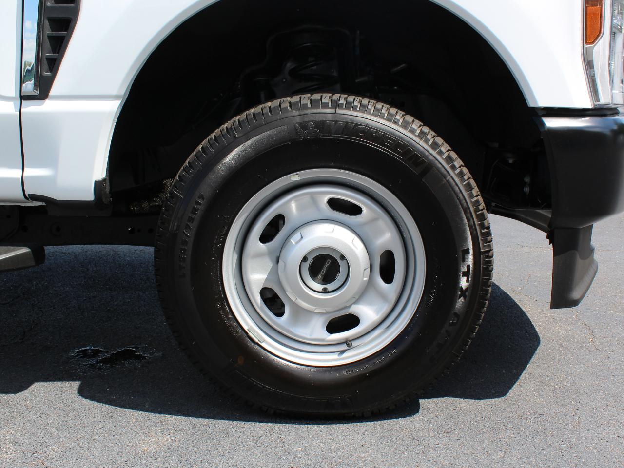 Ford F-250 SD XL 4WD 2025