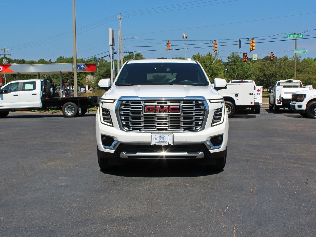GMC Yukon Denali 4WD 2025