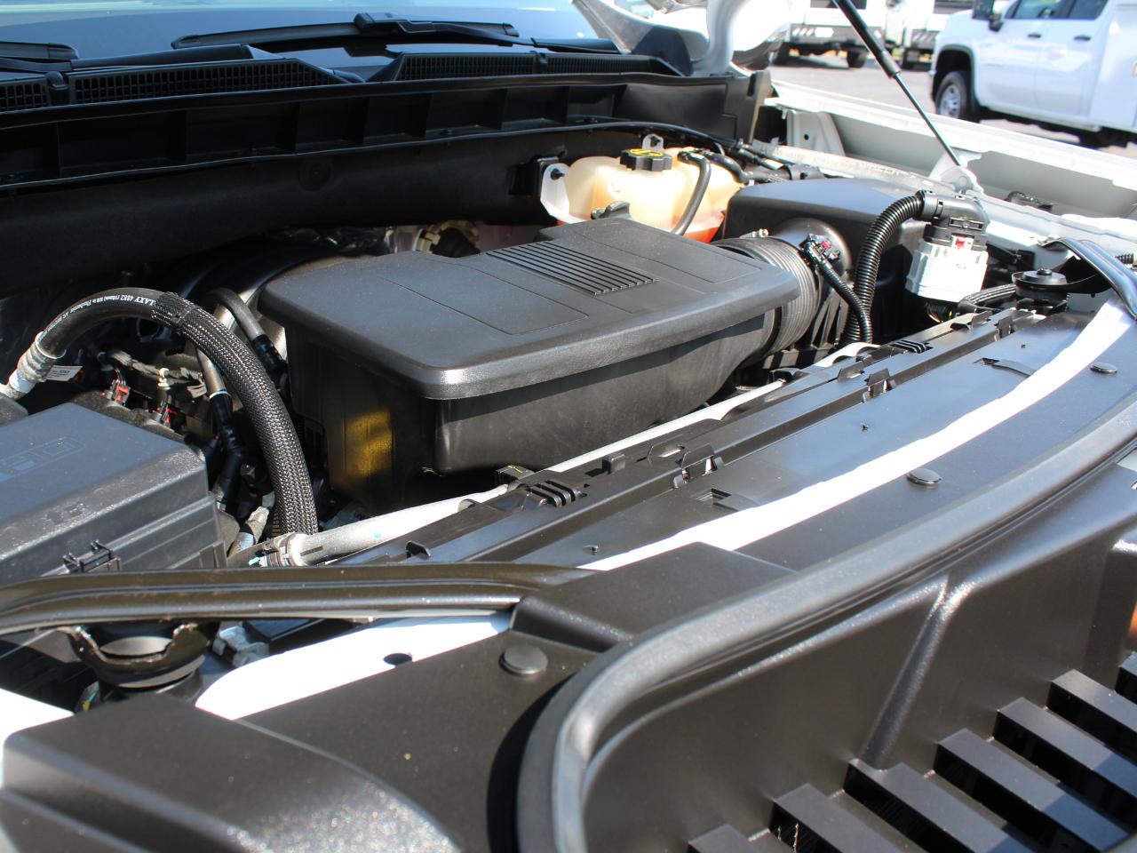 GMC Yukon Denali 4WD 2025