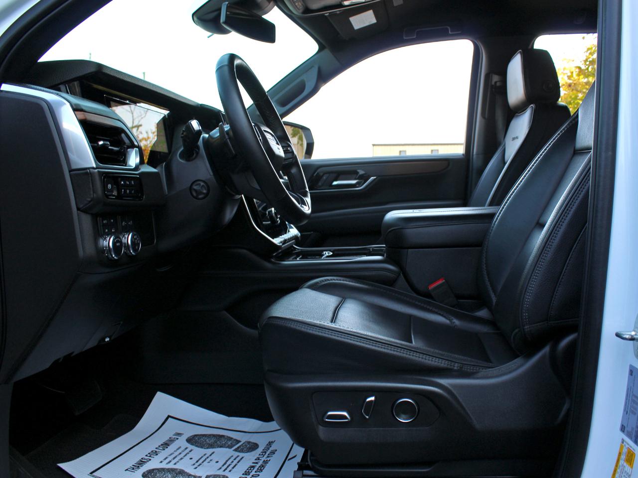GMC Yukon Denali 4WD 2025