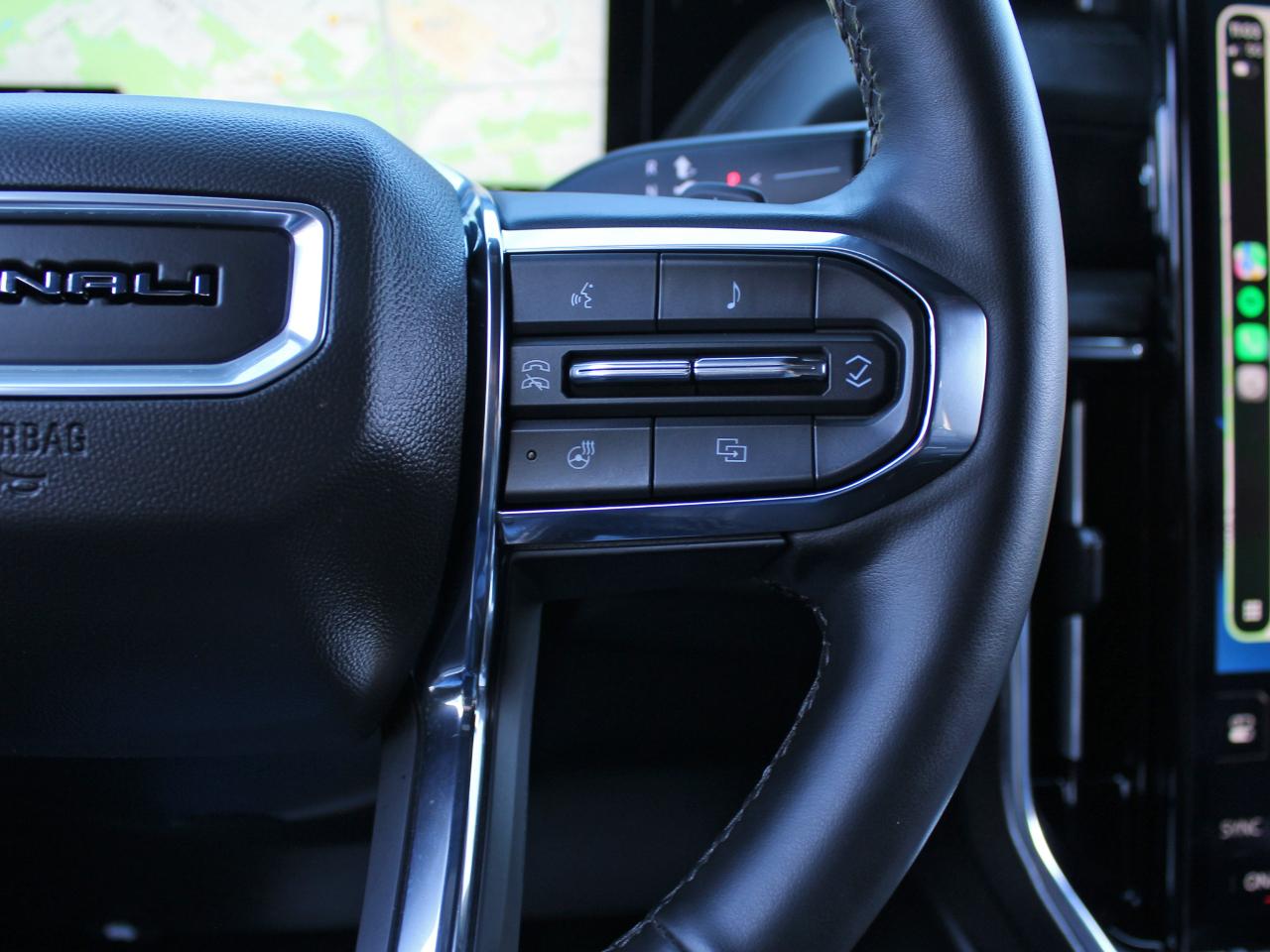 GMC Yukon Denali 4WD 2025