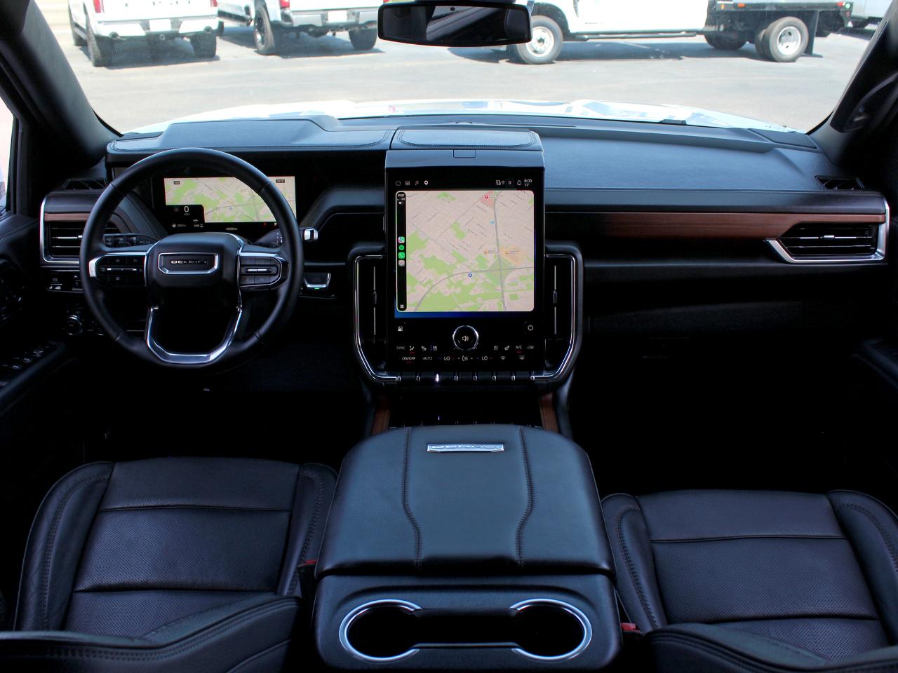 GMC Yukon Denali 4WD 2025