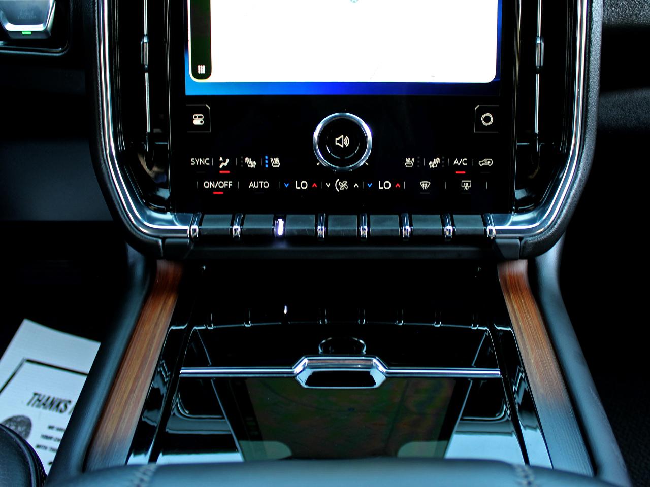 GMC Yukon Denali 4WD 2025