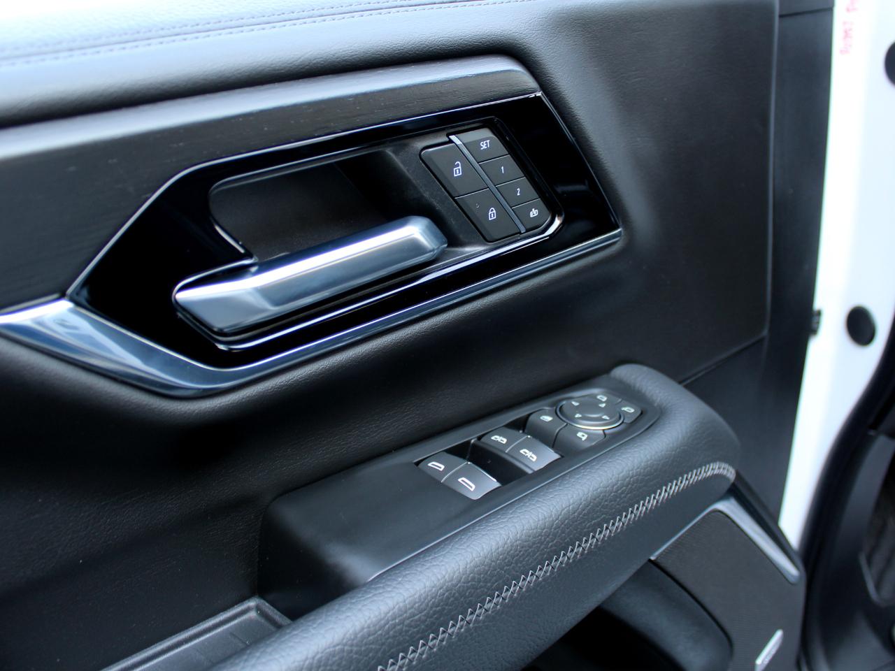 GMC Yukon Denali 4WD 2025