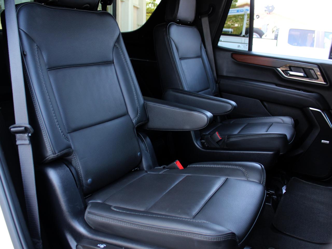 GMC Yukon Denali 4WD 2025