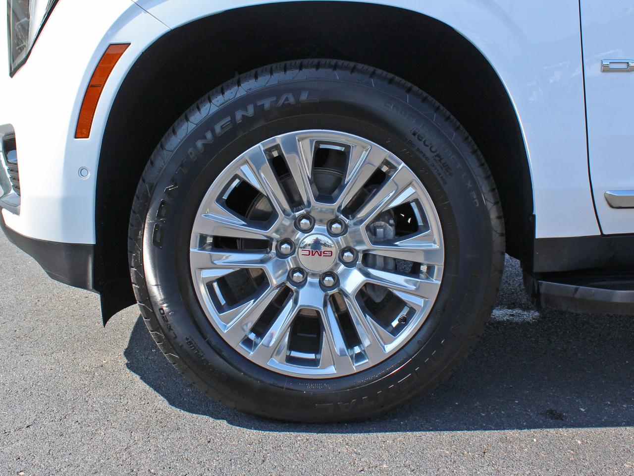 GMC Yukon Denali 4WD 2025