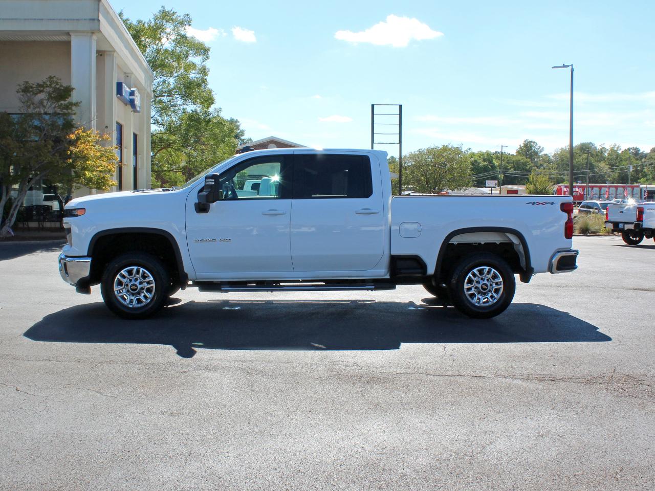 Chevrolet Silverado 2500HD LT Crew Cab Short Box 4WD 2025