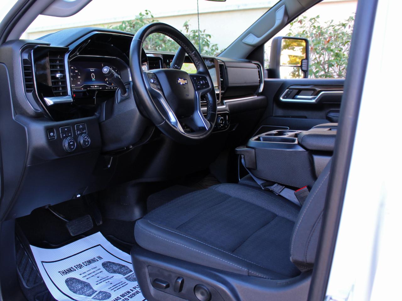 Chevrolet Silverado 2500HD LT Crew Cab Short Box 4WD 2025
