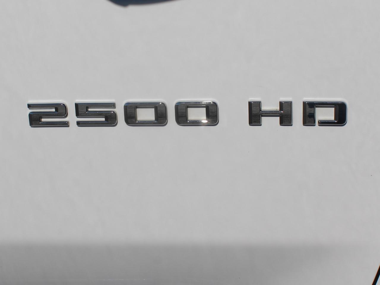 Chevrolet Silverado 2500HD LT Crew Cab Short Box 4WD 2025