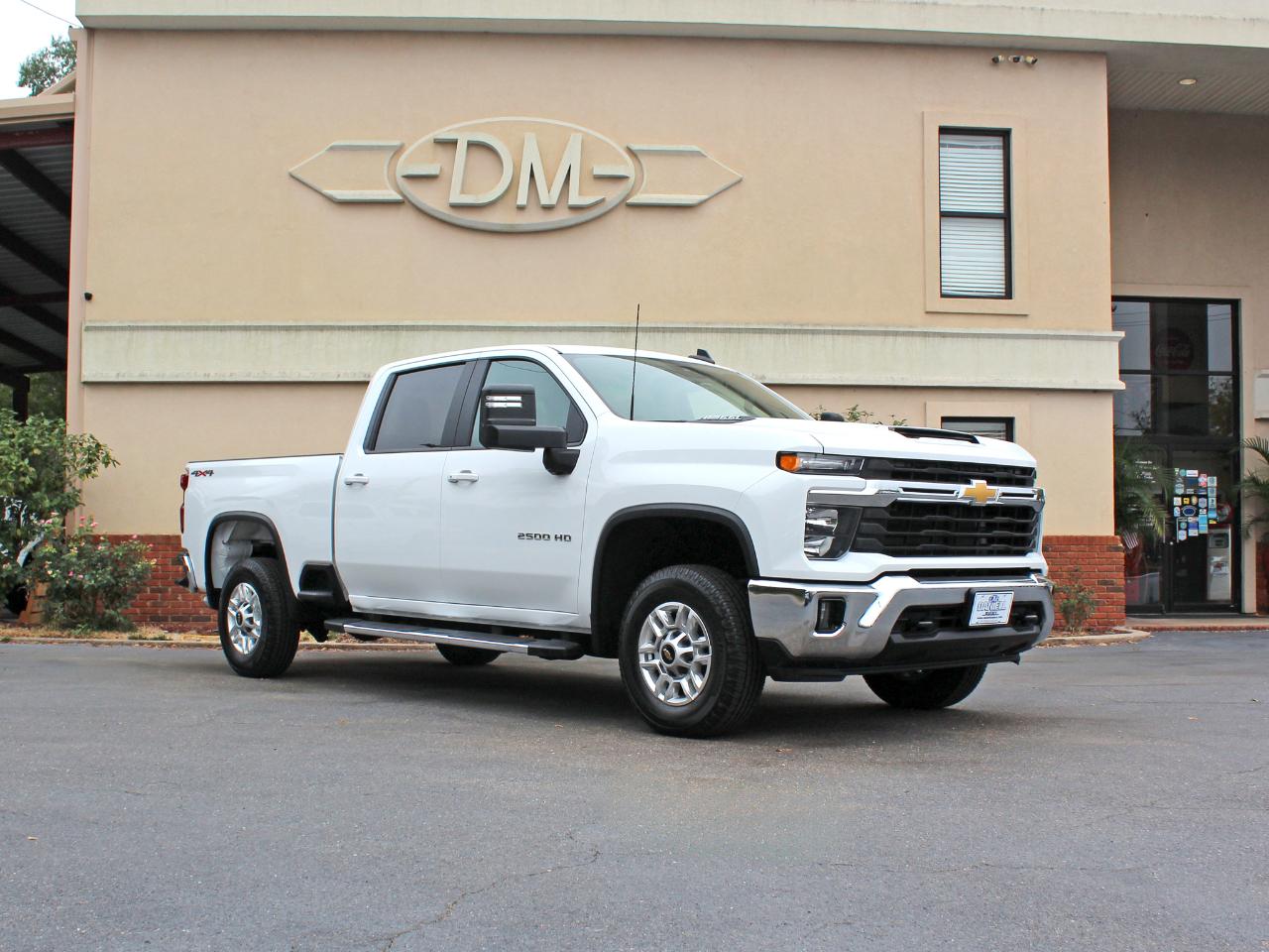 Chevrolet Silverado 2500HD LT Crew Cab Short Box 4WD 2025