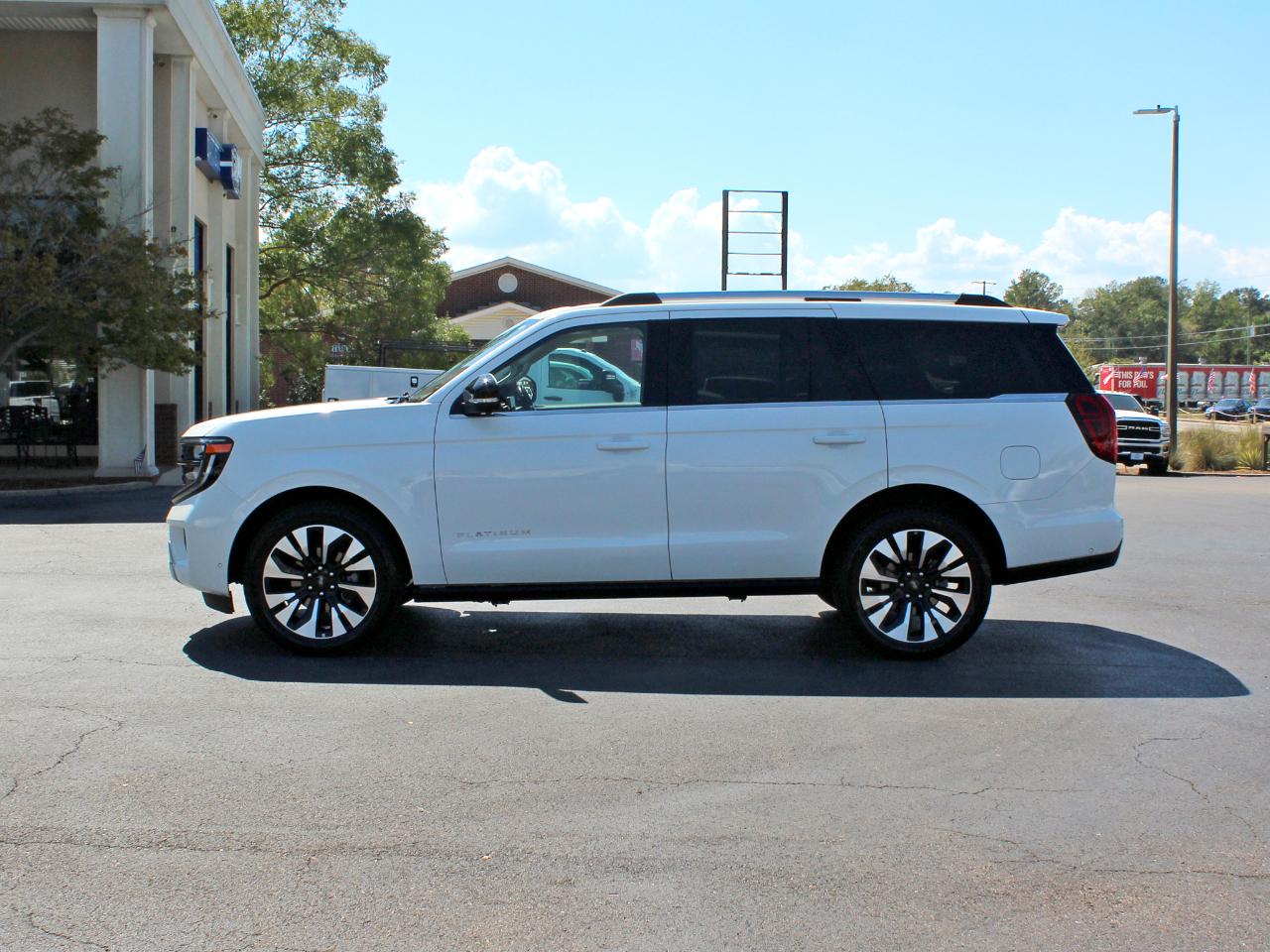 Ford Expedition Platinum 4WD 2025