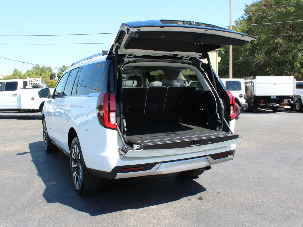 Ford Expedition Platinum 4WD 2025