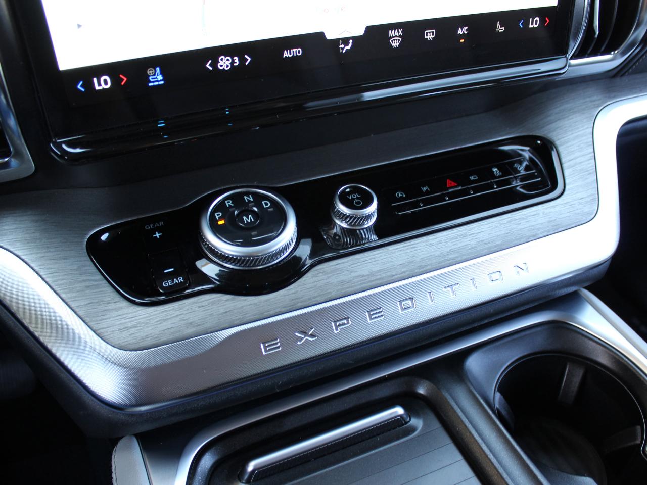 Ford Expedition Platinum 4WD 2025