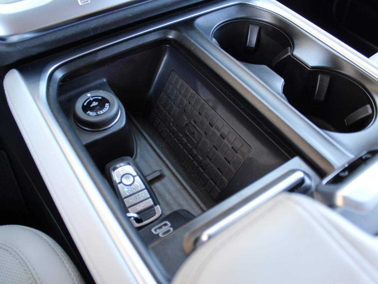 Ford Expedition Platinum 4WD 2025