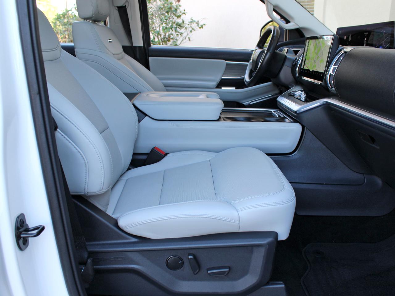 Ford Expedition Platinum 4WD 2025