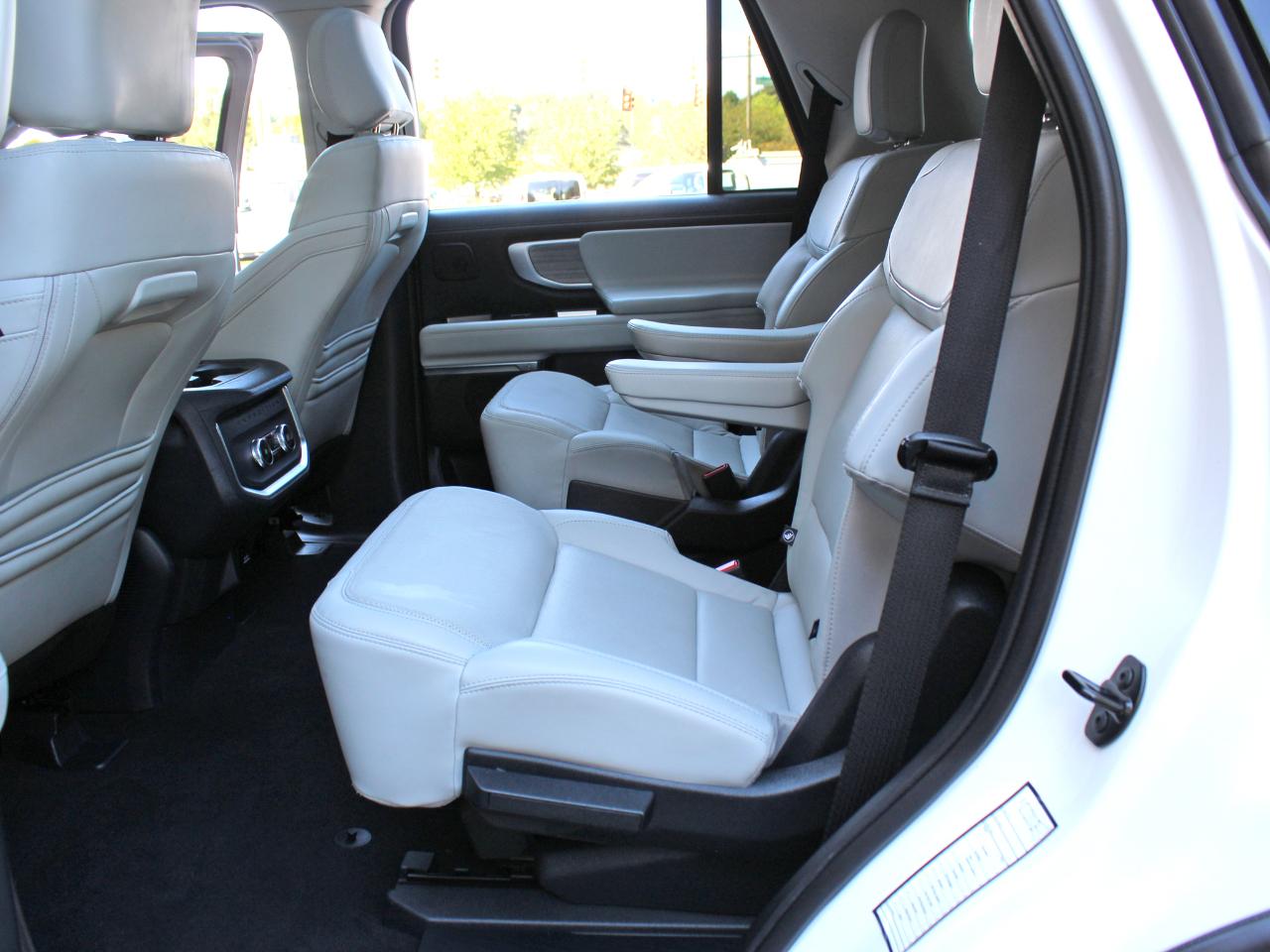 Ford Expedition Platinum 4WD 2025