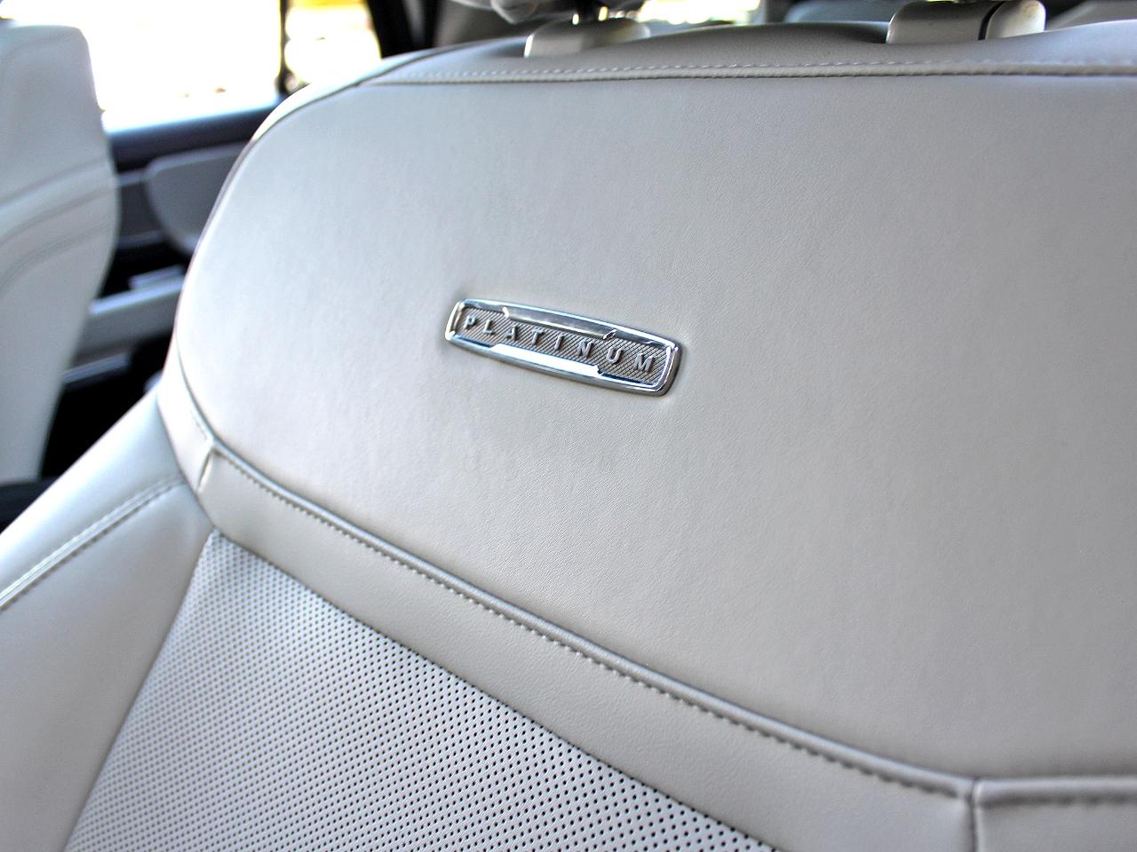 Ford Expedition Platinum 4WD 2025