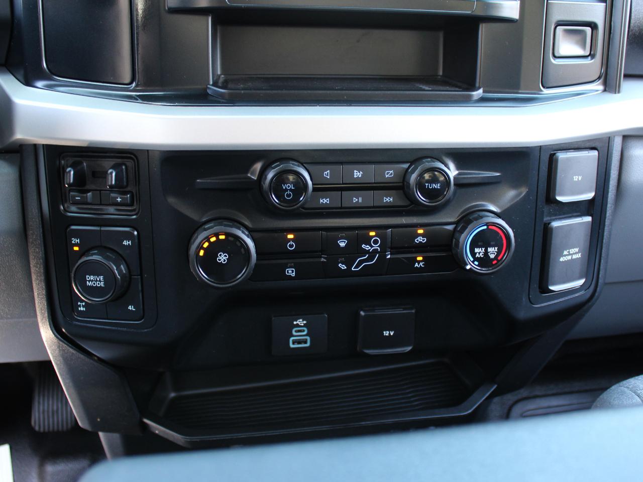 Ford F-350 SD XLT Crew Cab Long Bed 4WD 2024