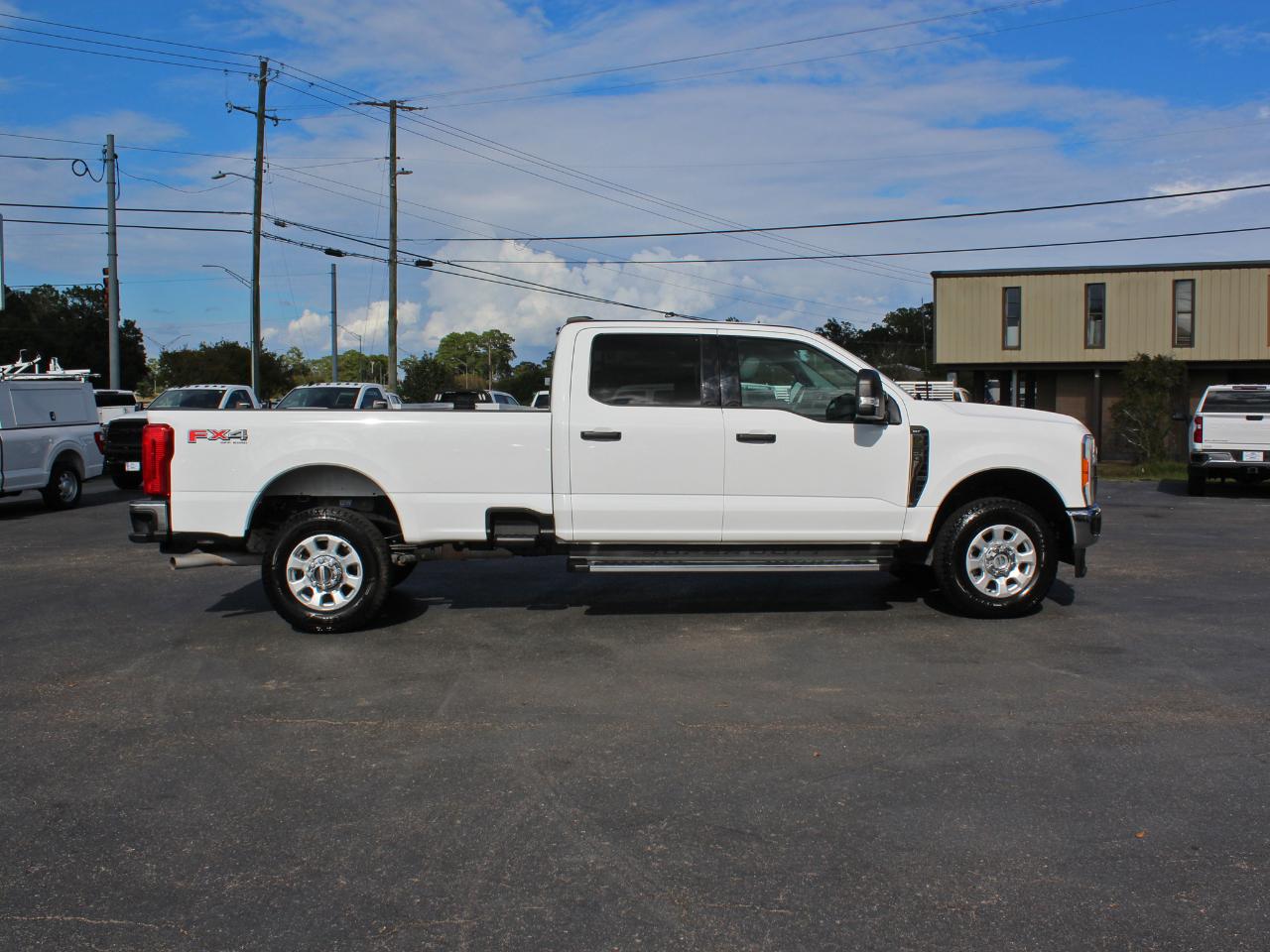 Ford F-250 SD XLT Crew Cab Long Bed 4WD 2023