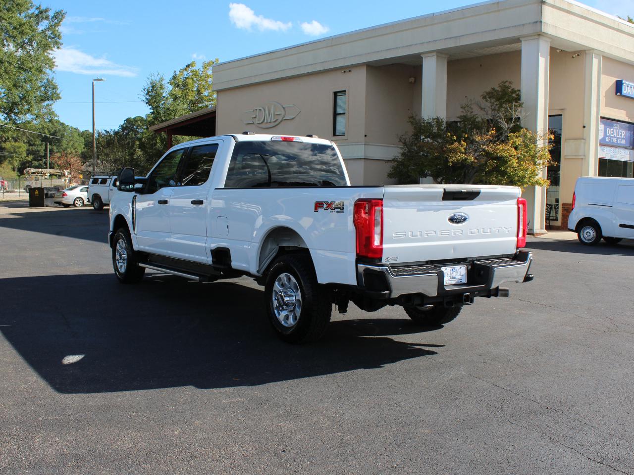 Ford F-250 SD XLT Crew Cab Long Bed 4WD 2023
