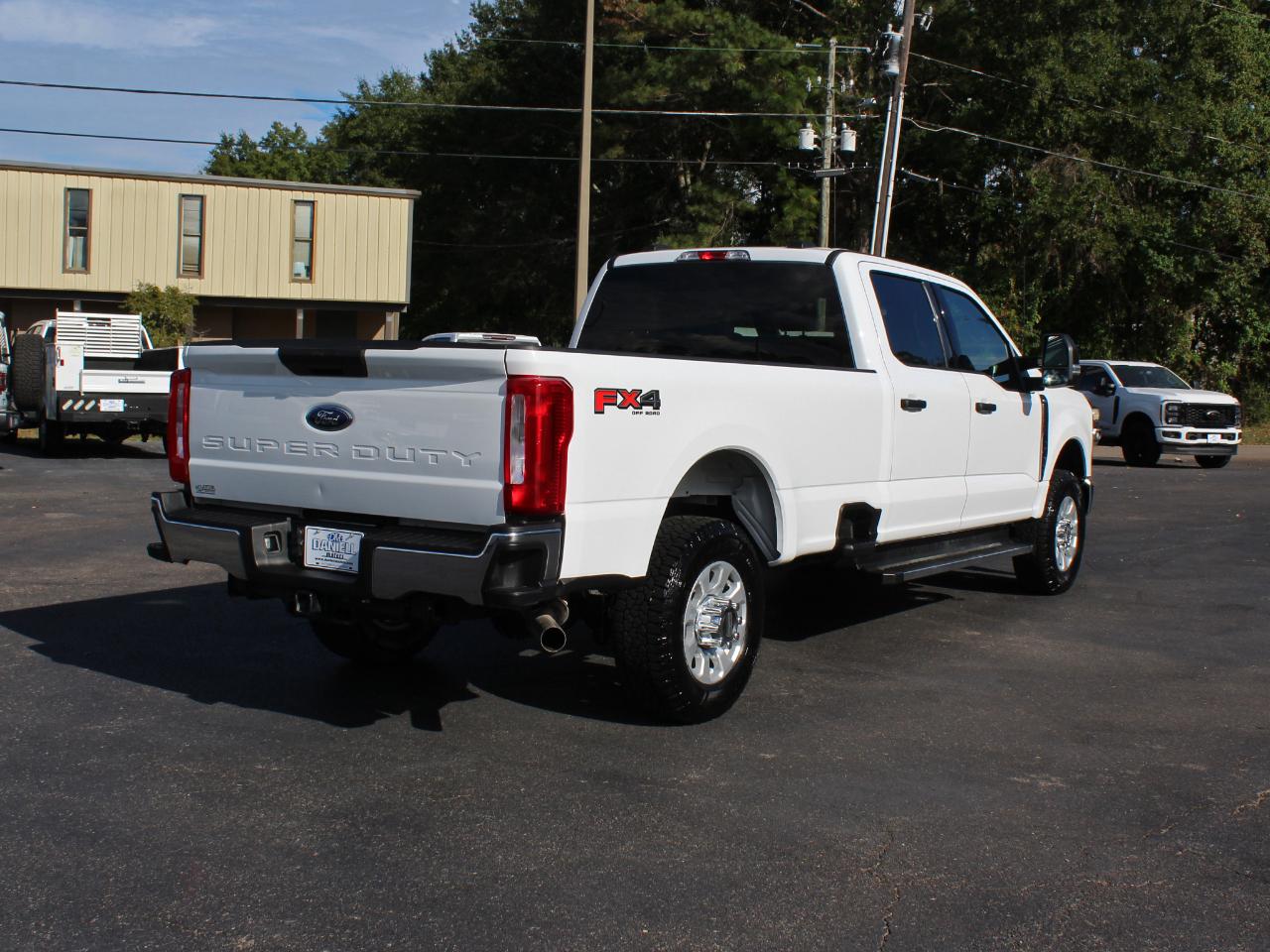 Ford F-250 SD XLT Crew Cab Long Bed 4WD 2023